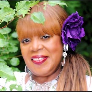 Meet your Posher, Queen